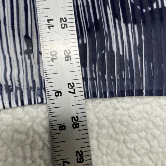 NWT Women’s Cj Banks 3/4 sleeve,  Blue/Black/Gray Floral, 1X Top - Picture 14 of 15